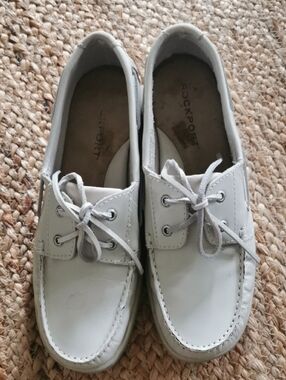 Womens OffWhite Rockport Boat Deck Leather Coastal Shoes. Size 7.5